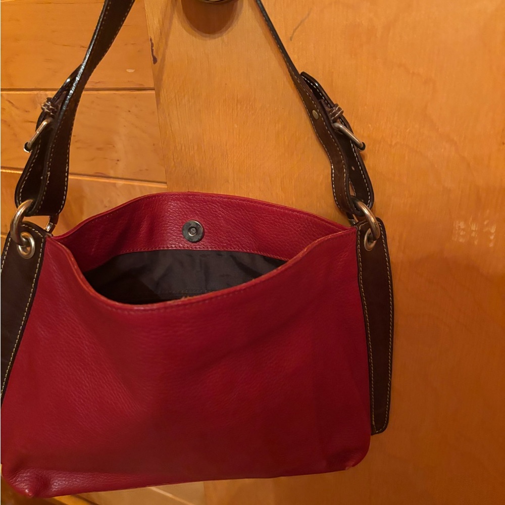 Chic Red Leather Shoulder Bag